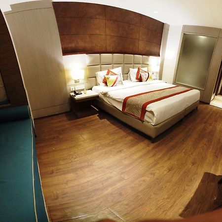 Lemonwood Suites By F9 Hotels - Trivoli Garden Chhatarpur Ню Делхи Екстериор снимка