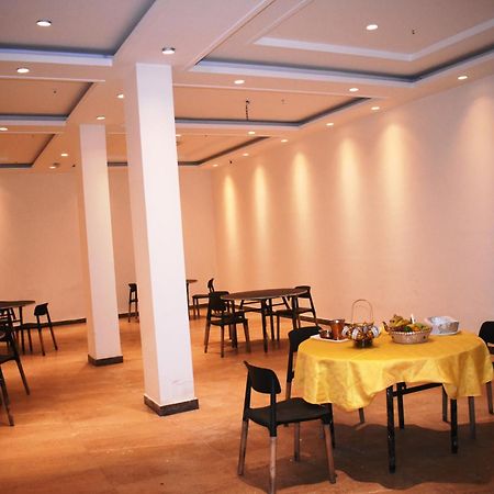 Lemonwood Suites By F9 Hotels - Trivoli Garden Chhatarpur Ню Делхи Екстериор снимка