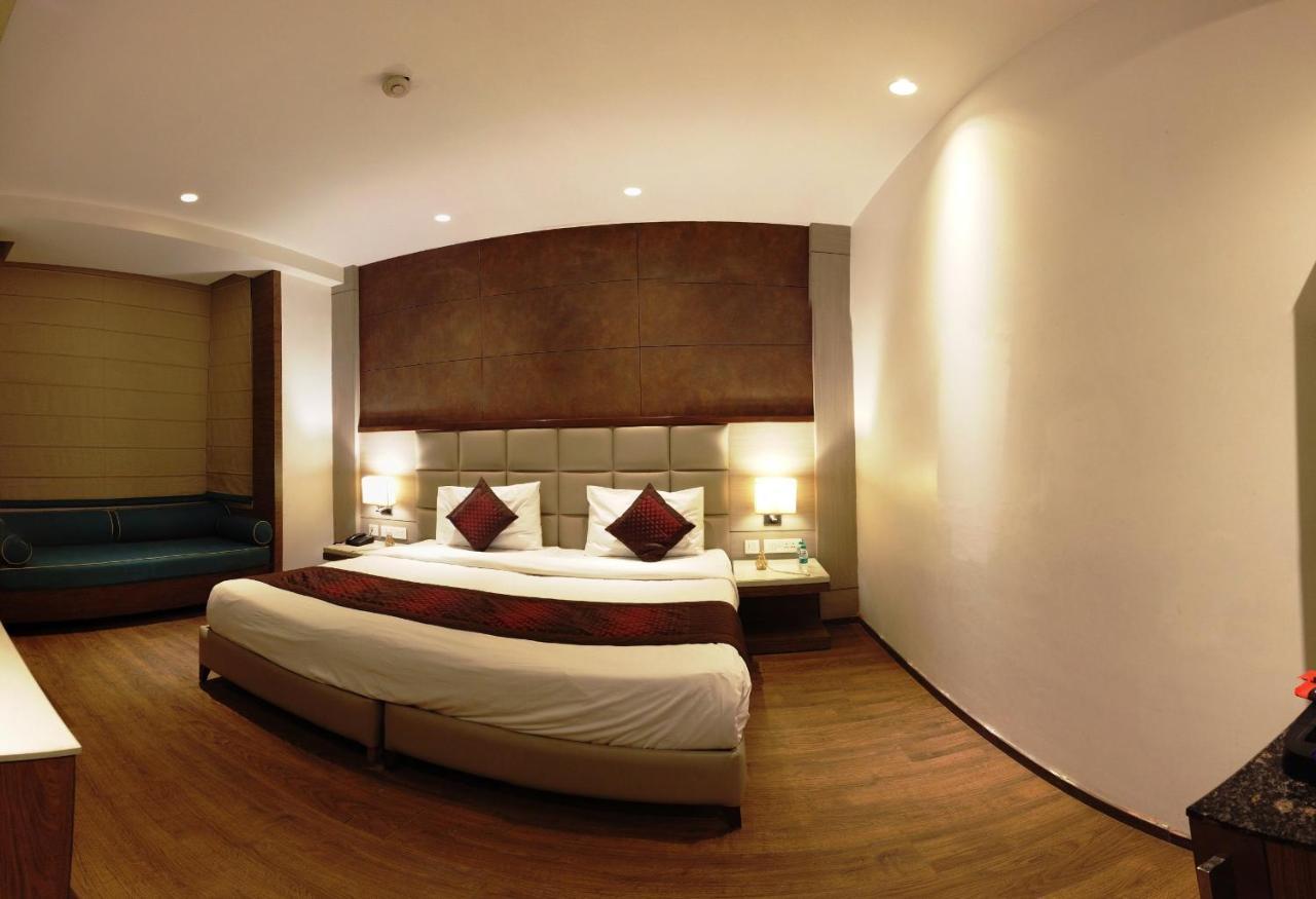 Lemonwood Suites By F9 Hotels - Trivoli Garden Chhatarpur Ню Делхи Екстериор снимка