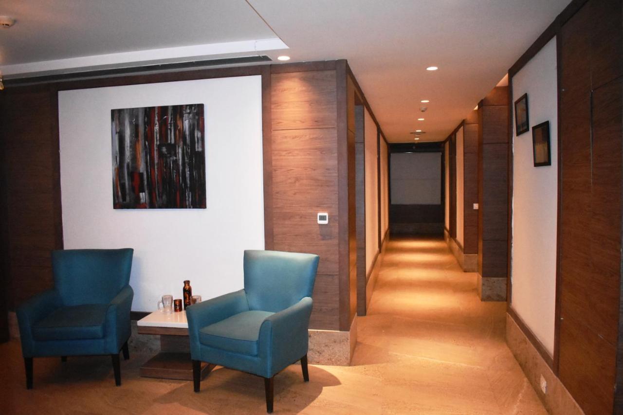 Lemonwood Suites By F9 Hotels - Trivoli Garden Chhatarpur Ню Делхи Екстериор снимка