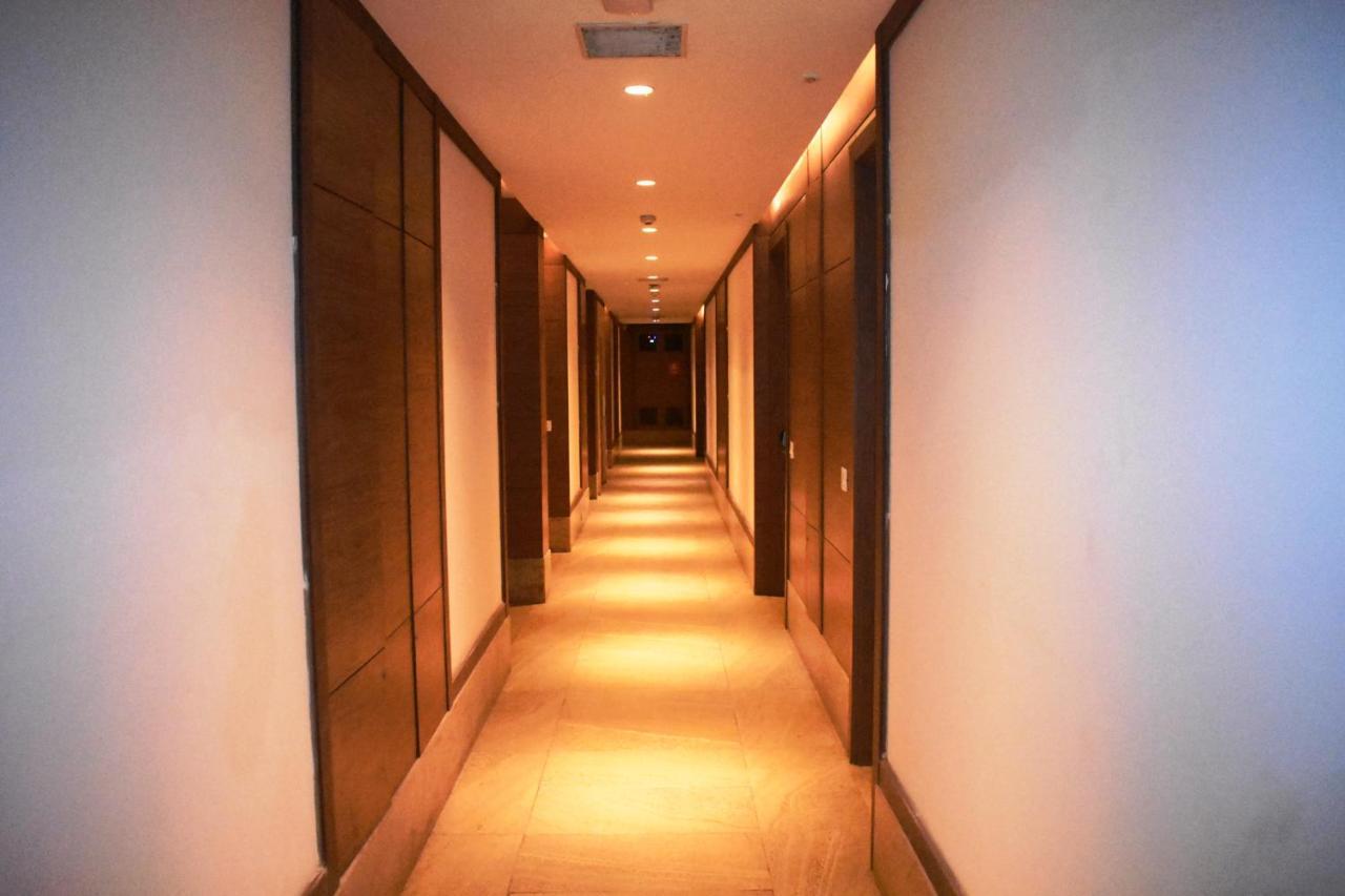 Lemonwood Suites By F9 Hotels - Trivoli Garden Chhatarpur Ню Делхи Екстериор снимка
