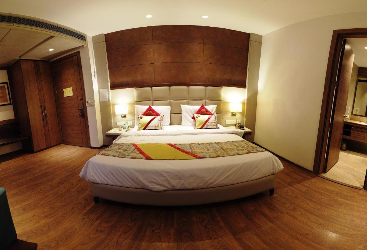 Lemonwood Suites By F9 Hotels - Trivoli Garden Chhatarpur Ню Делхи Екстериор снимка