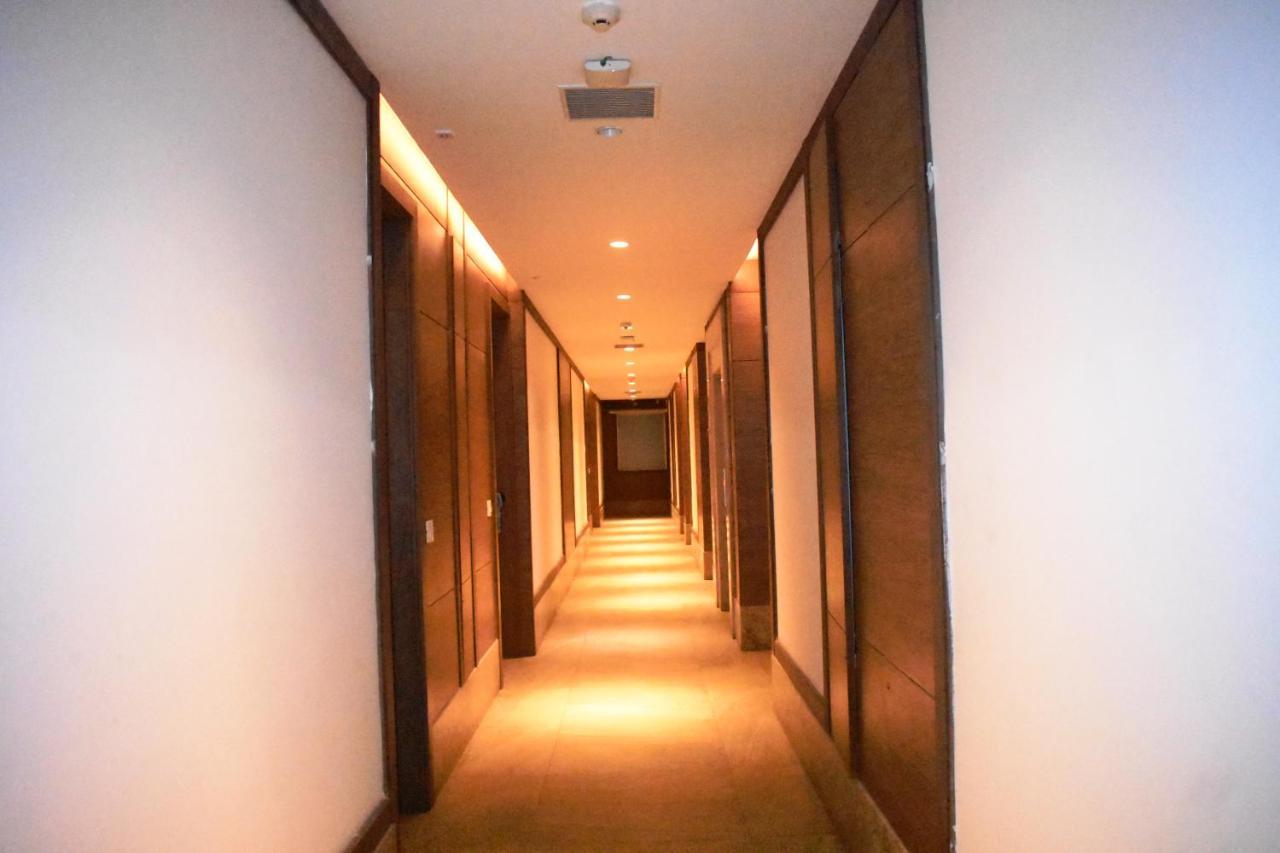Lemonwood Suites By F9 Hotels - Trivoli Garden Chhatarpur Ню Делхи Екстериор снимка