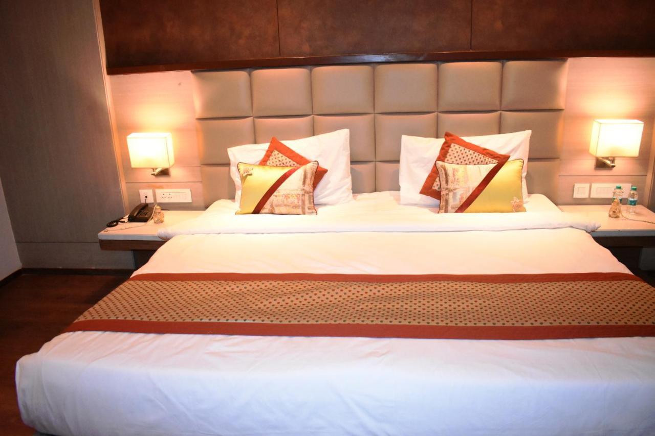 Lemonwood Suites By F9 Hotels - Trivoli Garden Chhatarpur Ню Делхи Екстериор снимка