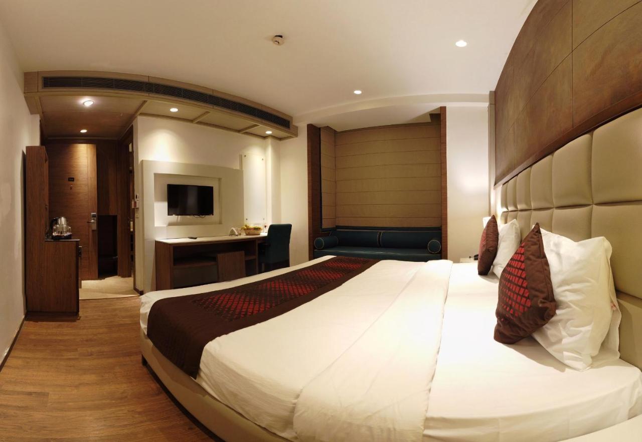 Lemonwood Suites By F9 Hotels - Trivoli Garden Chhatarpur Ню Делхи Екстериор снимка