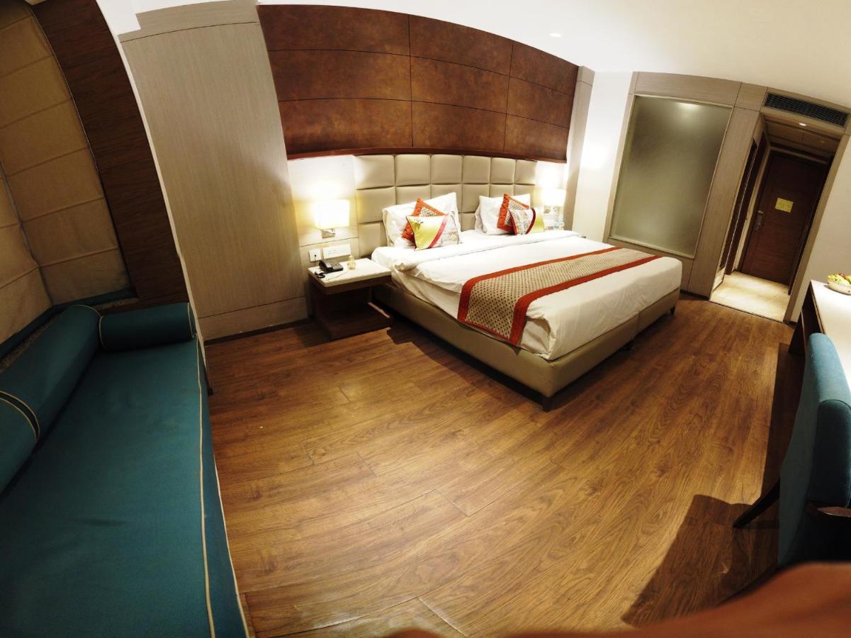 Lemonwood Suites By F9 Hotels - Trivoli Garden Chhatarpur Ню Делхи Екстериор снимка
