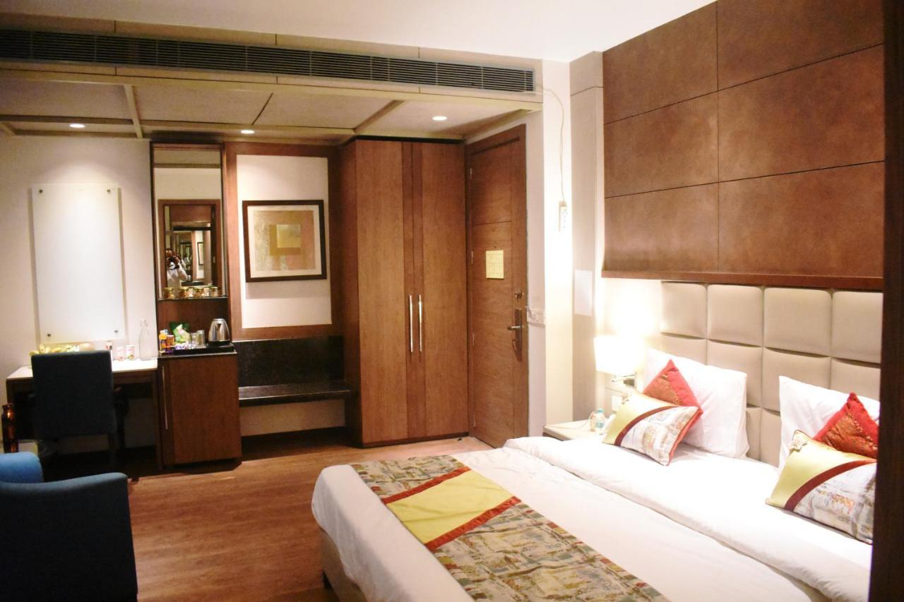 Lemonwood Suites By F9 Hotels - Trivoli Garden Chhatarpur Ню Делхи Екстериор снимка
