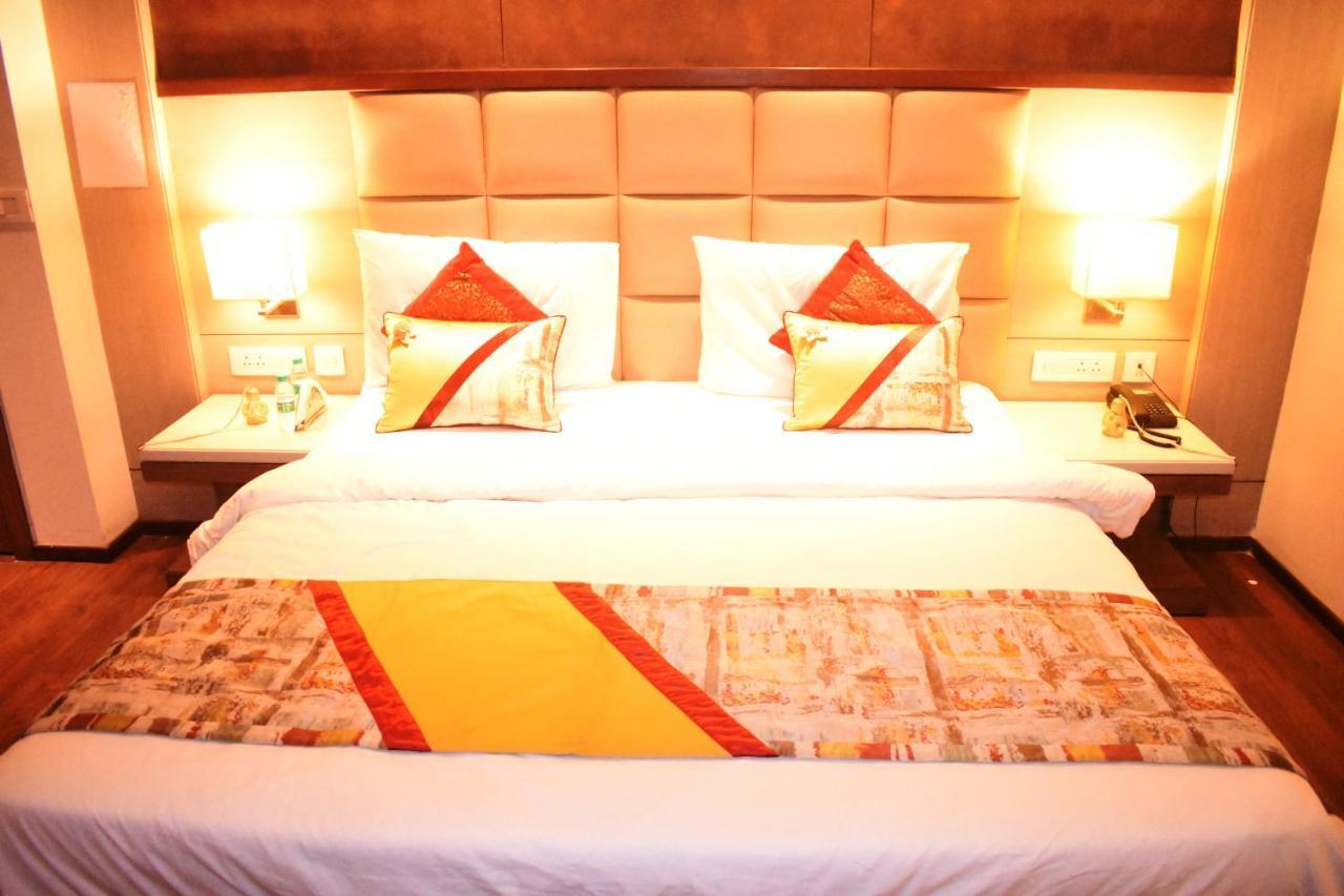 Lemonwood Suites By F9 Hotels - Trivoli Garden Chhatarpur Ню Делхи Екстериор снимка