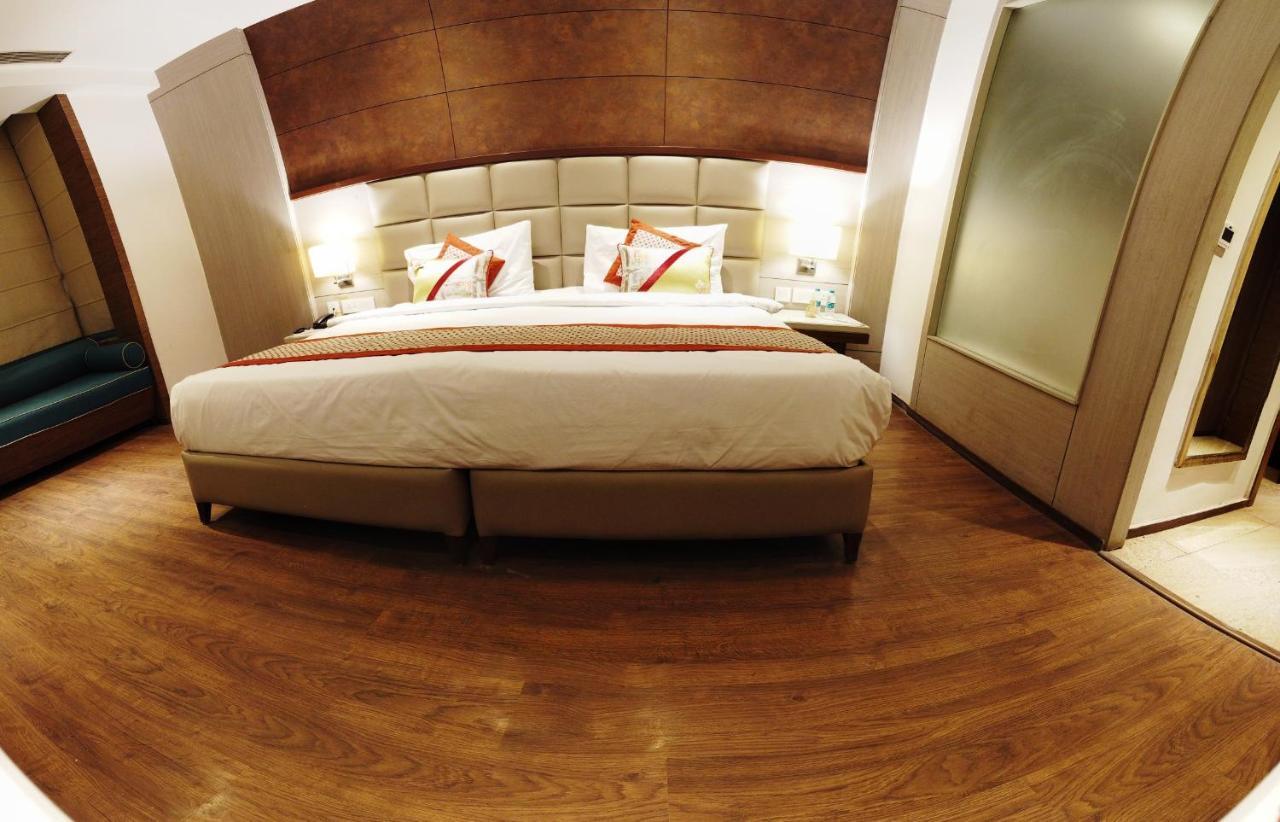 Lemonwood Suites By F9 Hotels - Trivoli Garden Chhatarpur Ню Делхи Екстериор снимка