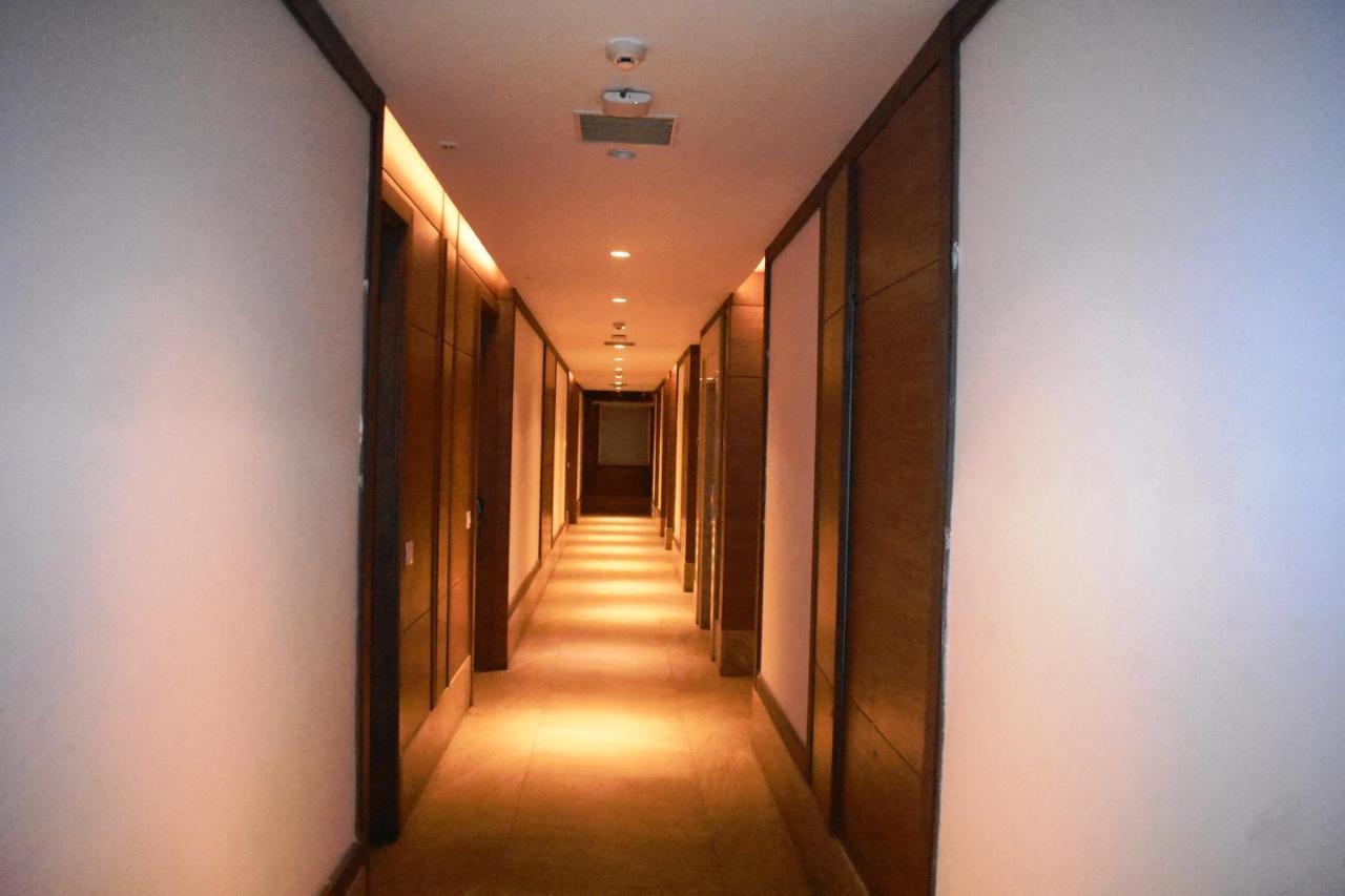 Lemonwood Suites By F9 Hotels - Trivoli Garden Chhatarpur Ню Делхи Екстериор снимка