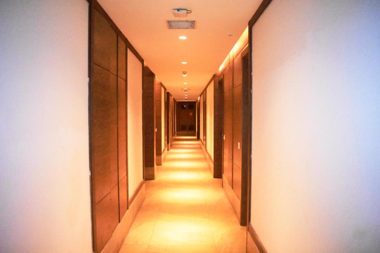 Lemonwood Suites By F9 Hotels - Trivoli Garden Chhatarpur Ню Делхи Екстериор снимка