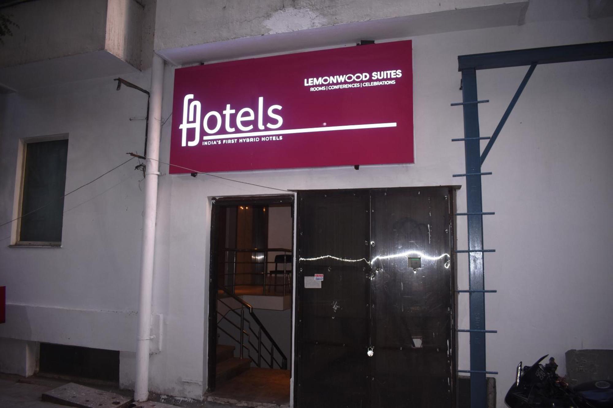 Lemonwood Suites By F9 Hotels - Trivoli Garden Chhatarpur Ню Делхи Екстериор снимка