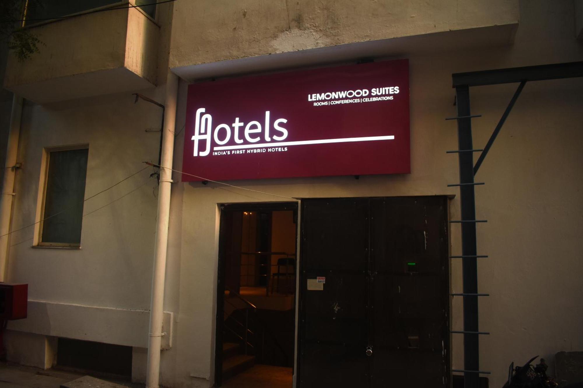 Lemonwood Suites By F9 Hotels - Trivoli Garden Chhatarpur Ню Делхи Екстериор снимка